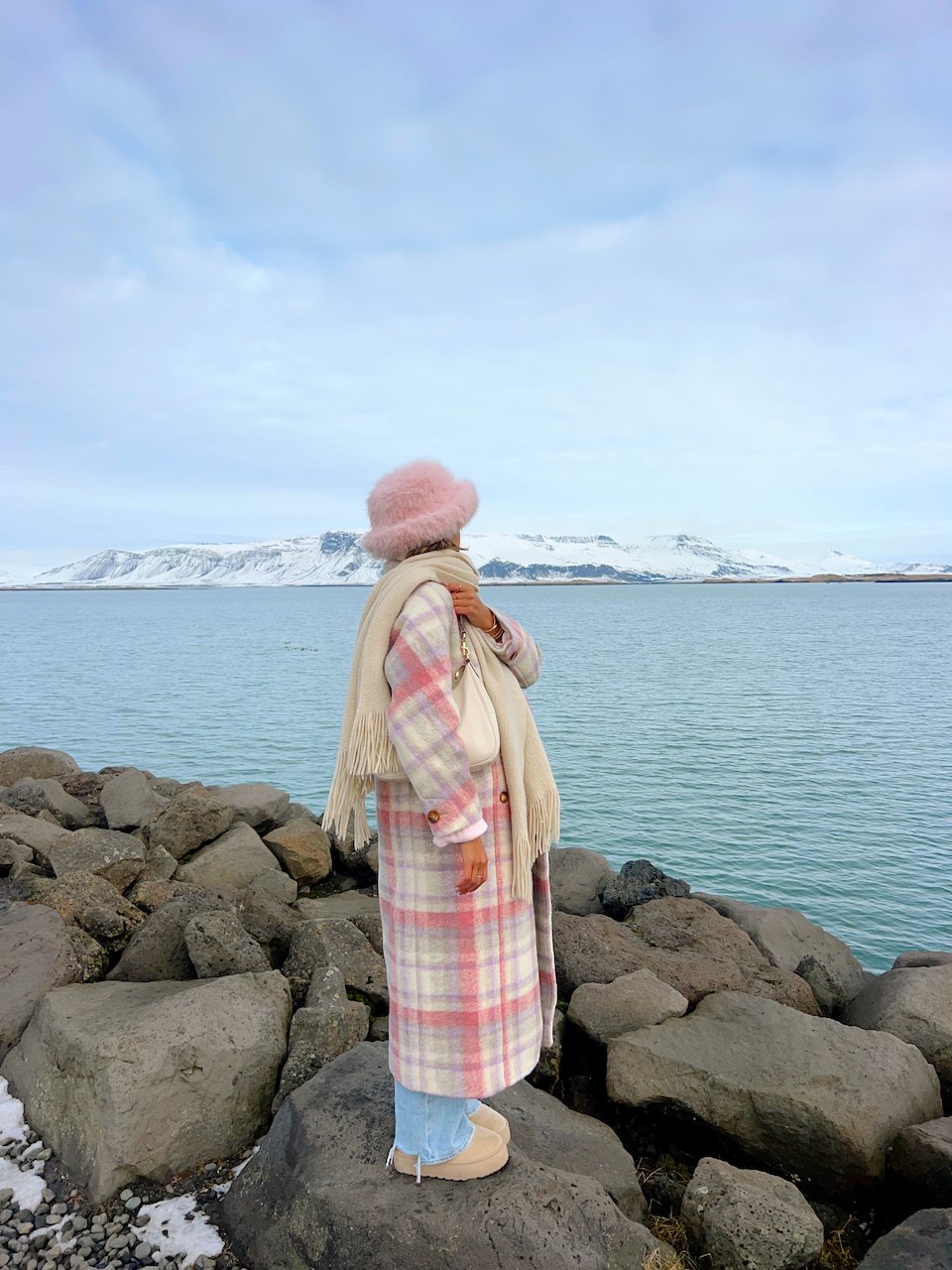 What to wear in Iceland, what to wear in iceland this winter, what to wear in iceland march, what to wear in iceland February, what to wear in iceland 2025, Iceland outfit ideas, iceland outfit ideas February, iceland outfit ideas winter, European outfit ideas, cold weather europe outfits, winter outfits, international trip, girls trip, cold weather trip, iceland winter outfit, iceland winter outfit Pinterest, europe winter outfit