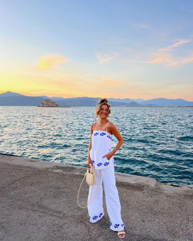 Greece outfit ideas, What to wear in greece, what to wear in Mykonos, greece vacation outfits, Santorini outfit ideas, greeceoutfits, santorini outfit ideas, fall greece outfit ideas, European summer outfit ideas, Italian summer outfit ideas, Packing for greece,greece summer style, Outfit ideas for greece trip, greece summer fashion, greece vacation style, What to pack for greece, Warm-weather vacation style, European summer outfit ideas,