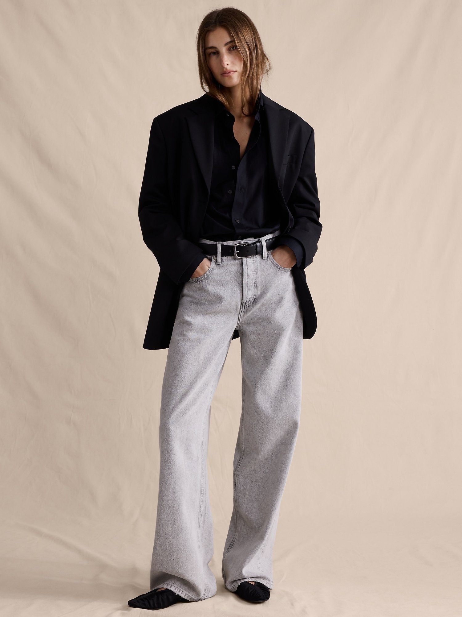 Mid-Rise Baggy-Straight Lightweight Jean