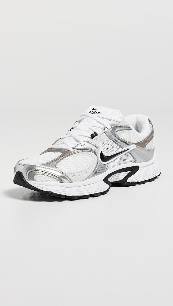 Nike V5 Rnr Sneakers